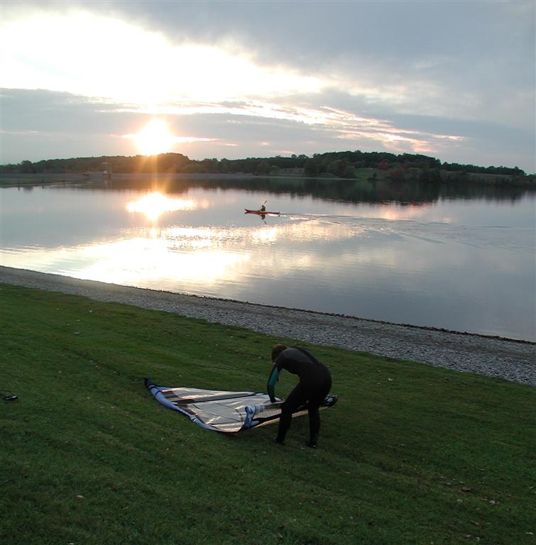 p1010009-sunset-kayaker1-smlr.jpg
